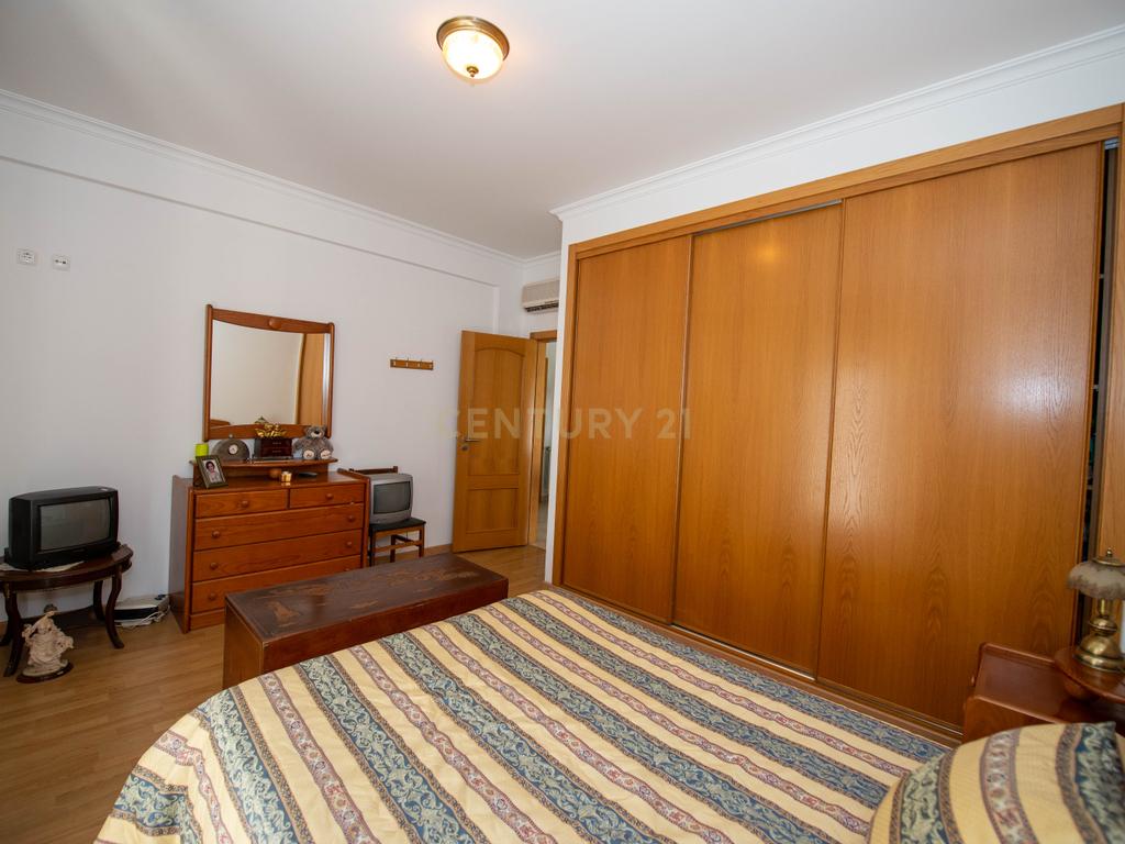 Moradia T5 com garagem no Pinhal Novo - Centro da Vila - Image 47