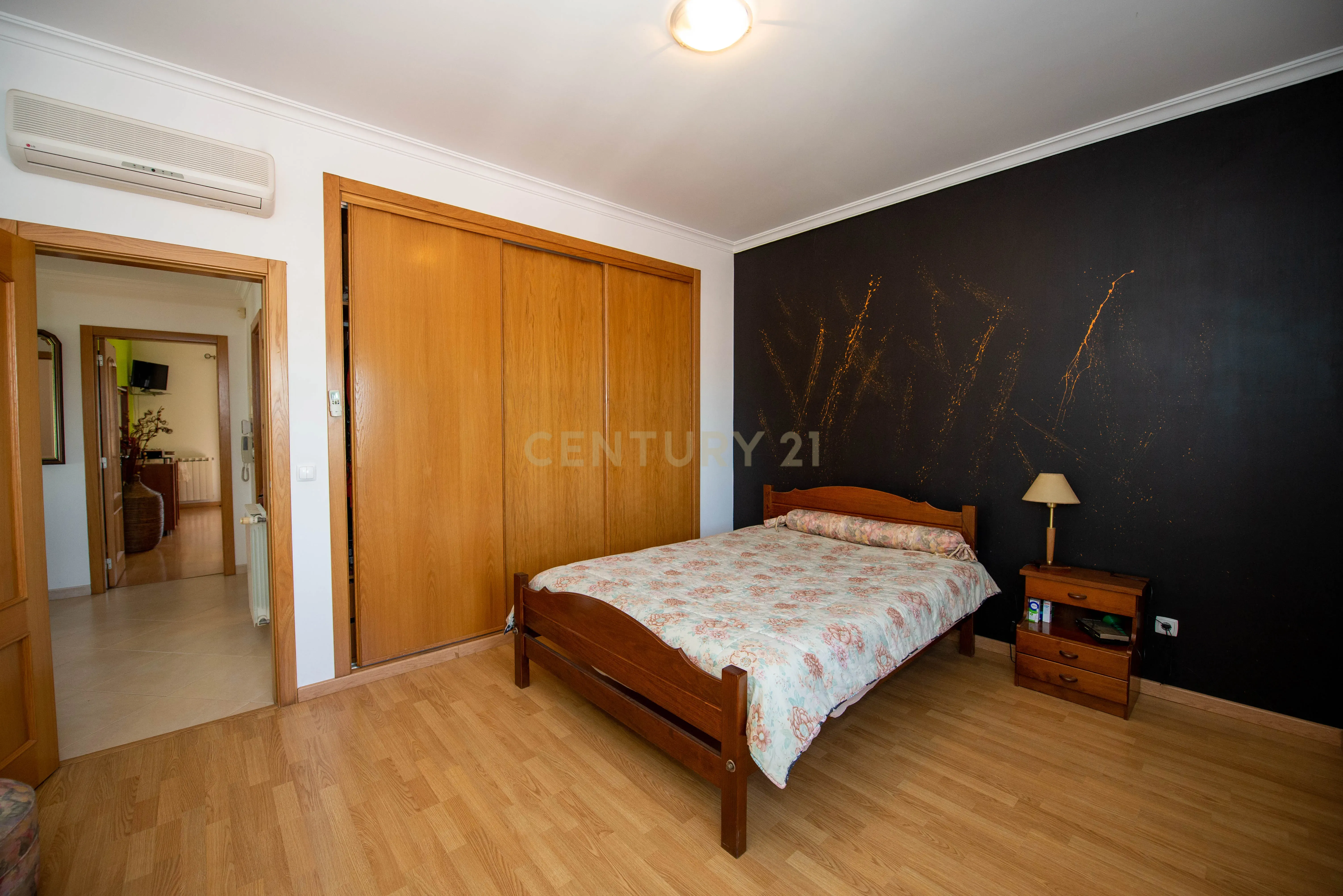Moradia T5 com garagem no Pinhal Novo - Centro da Vila - Image 38