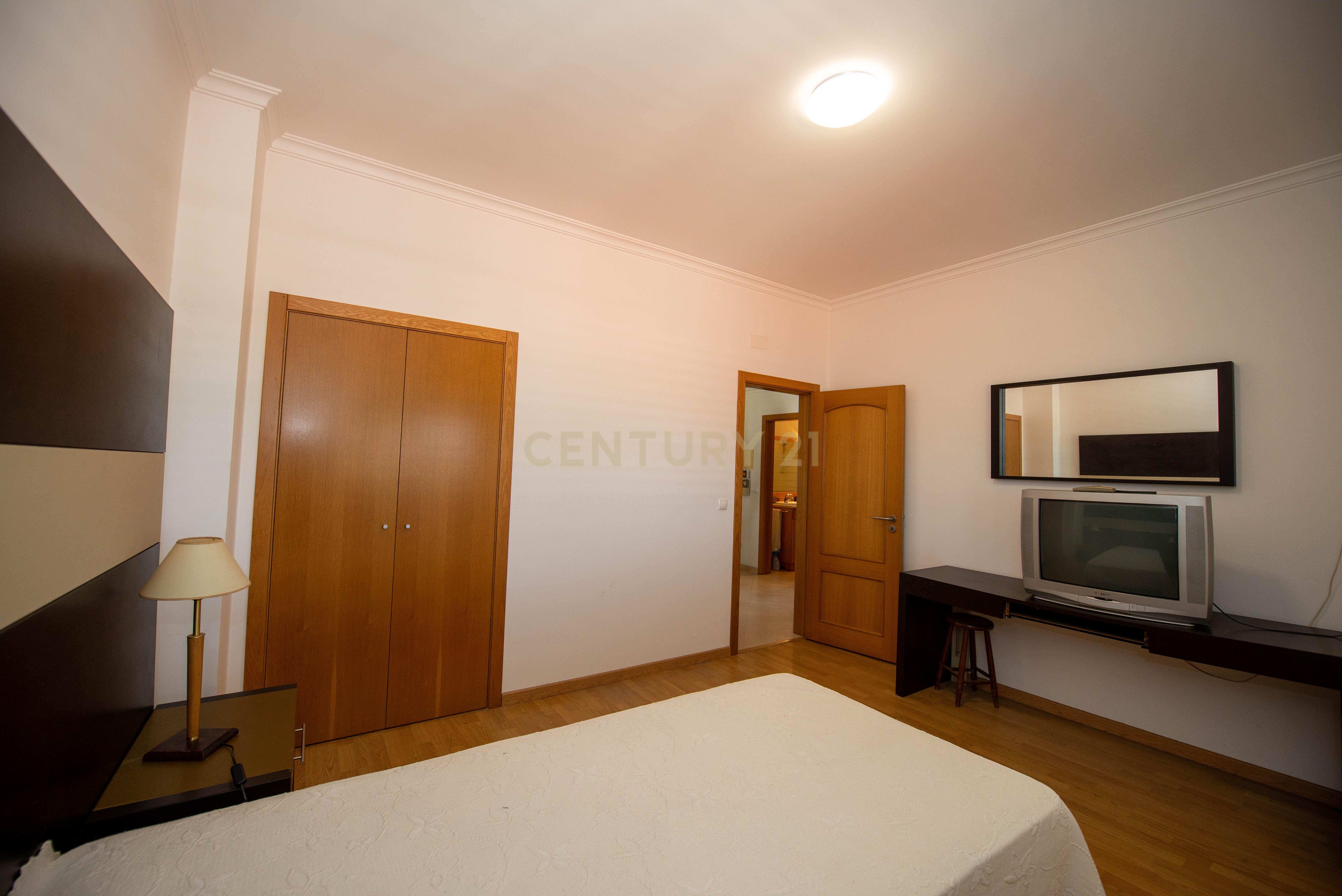 Moradia T5 com garagem no Pinhal Novo - Centro da Vila - Image 39