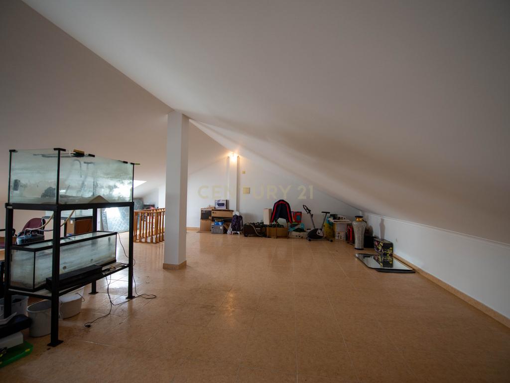 Moradia T5 com garagem no Pinhal Novo - Centro da Vila - Image 7