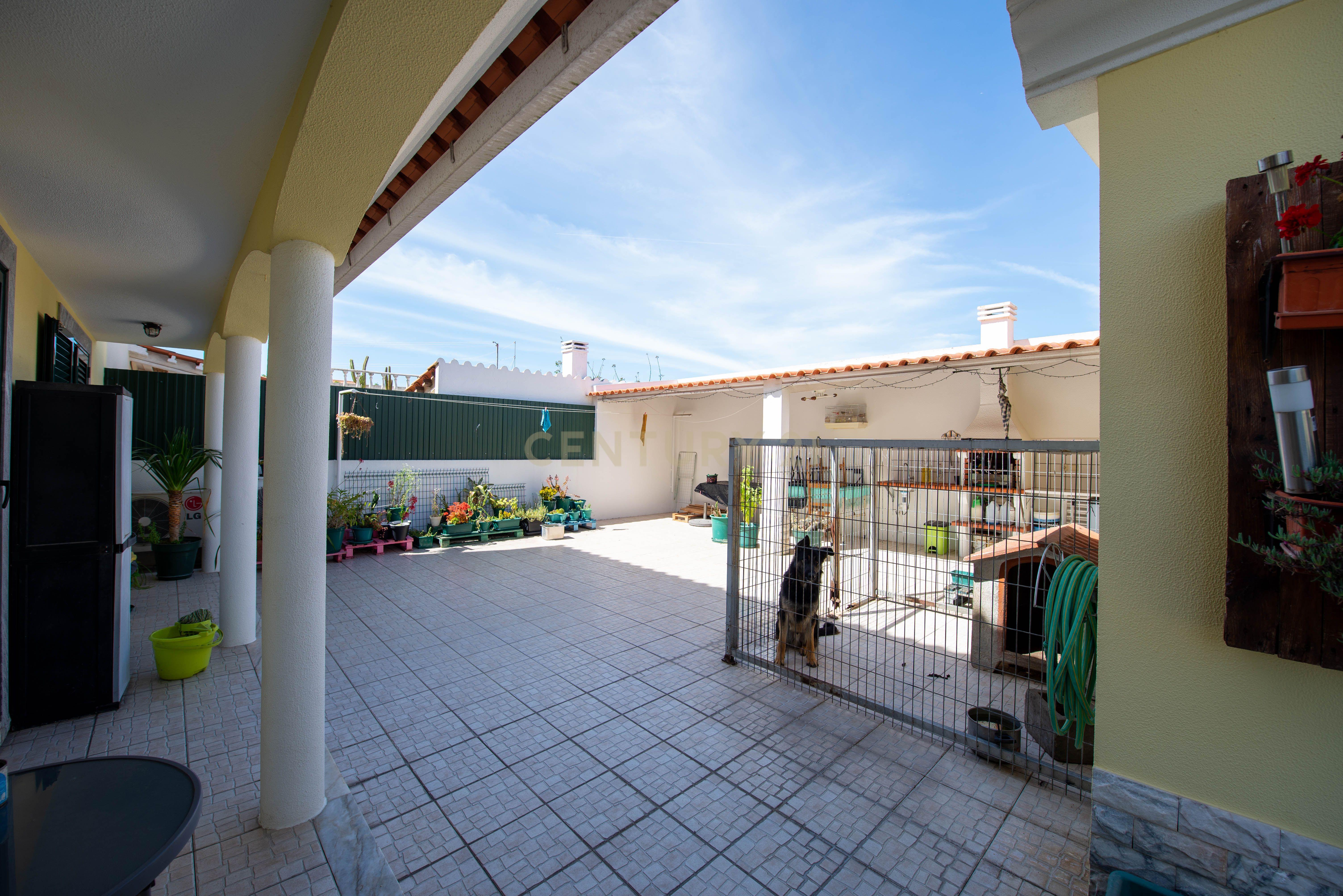 Moradia T5 com garagem no Pinhal Novo - Centro da Vila - Image 15