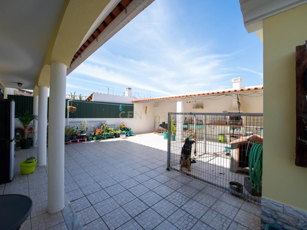 Moradia T5 com garagem no Pinhal Novo - Centro da Vila - Image 15