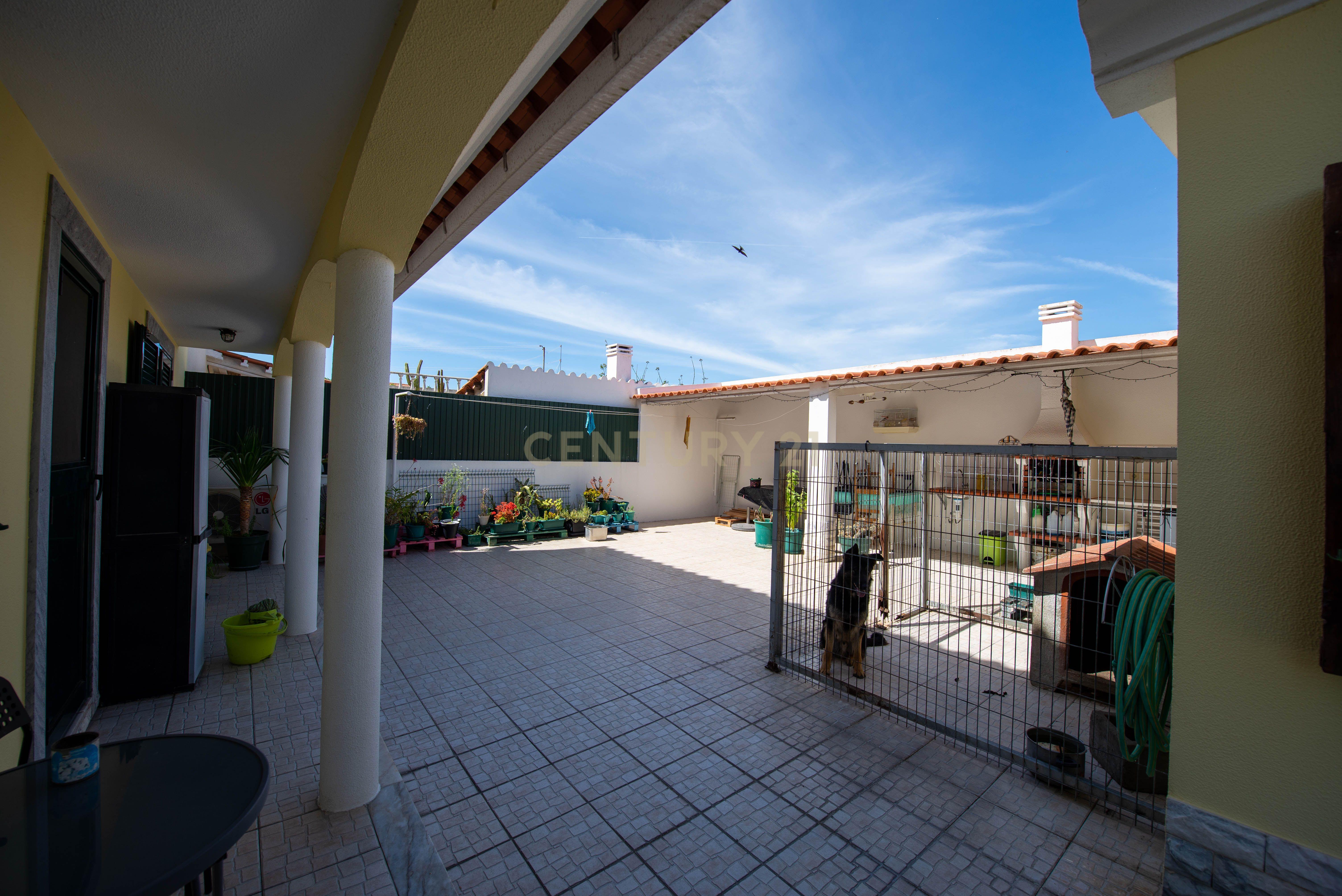 Moradia T5 com garagem no Pinhal Novo - Centro da Vila - Image 6