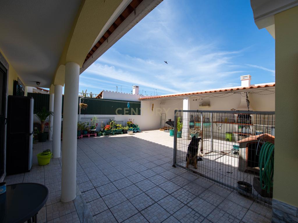 Moradia T5 com garagem no Pinhal Novo - Centro da Vila - Image 6