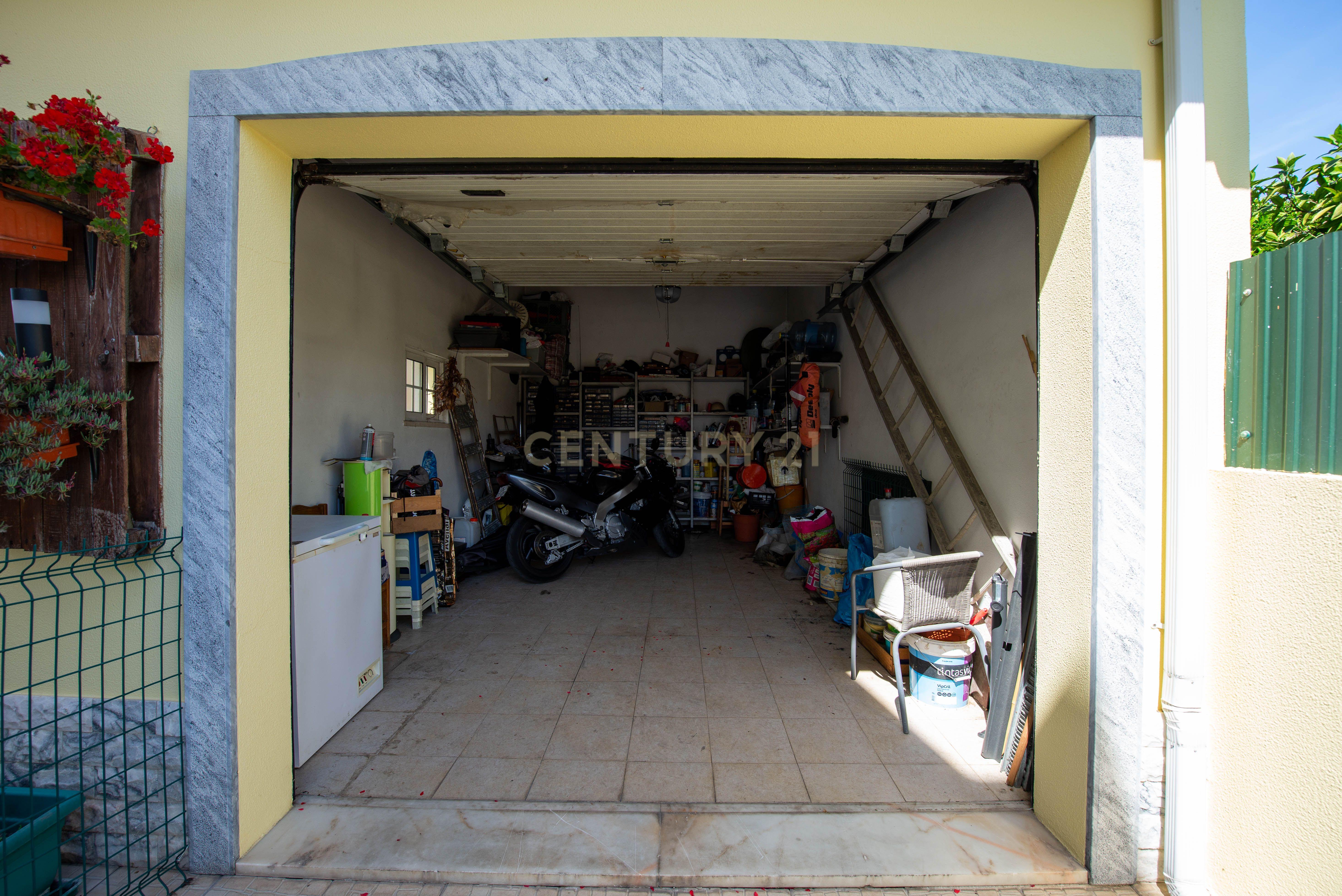 Moradia T5 com garagem no Pinhal Novo - Centro da Vila - Image 16