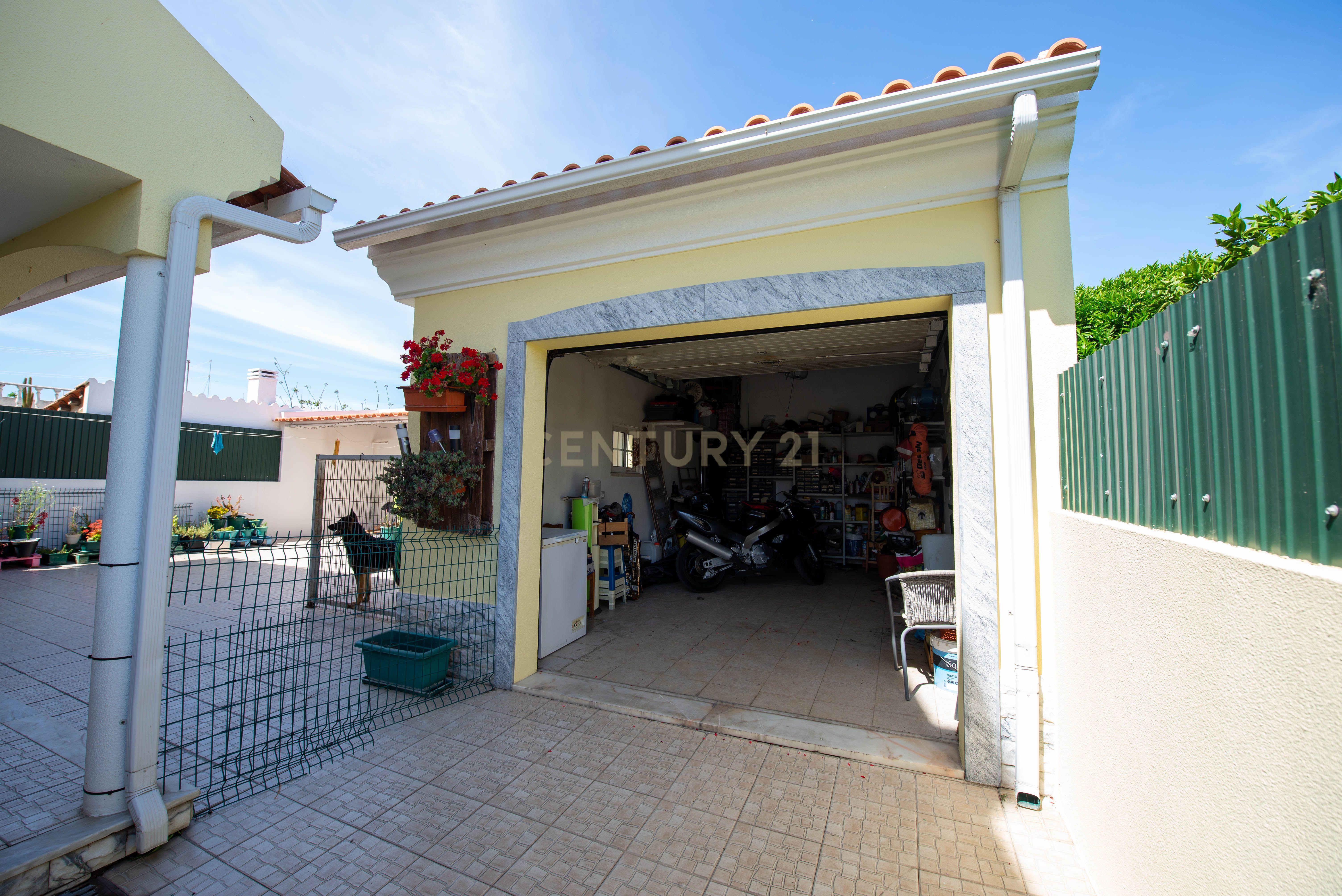 Moradia T5 com garagem no Pinhal Novo - Centro da Vila - Image 55