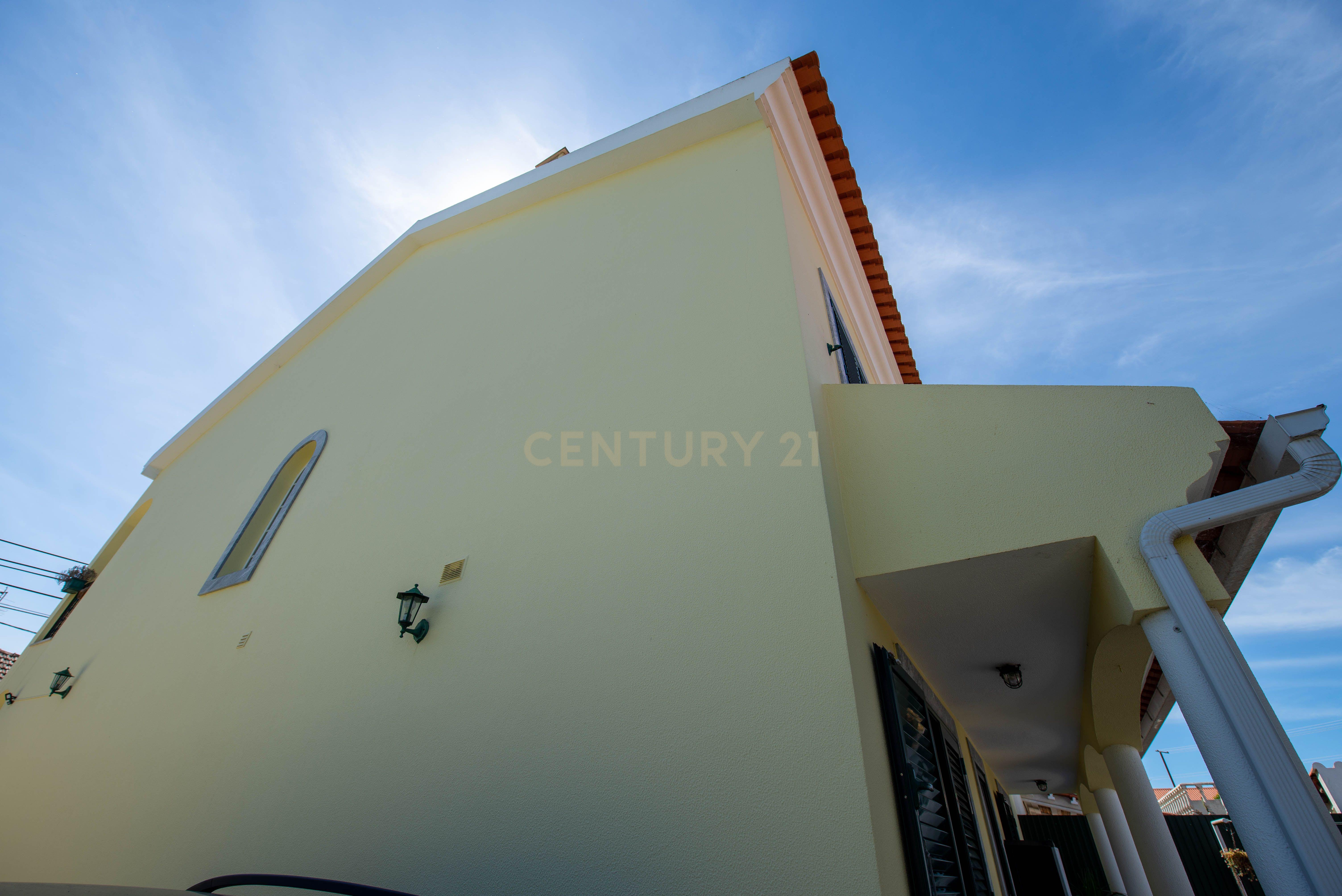 Moradia T5 com garagem no Pinhal Novo - Centro da Vila - Image 17