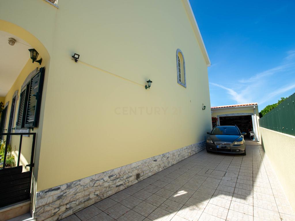 Moradia T5 com garagem no Pinhal Novo - Centro da Vila - Image 10