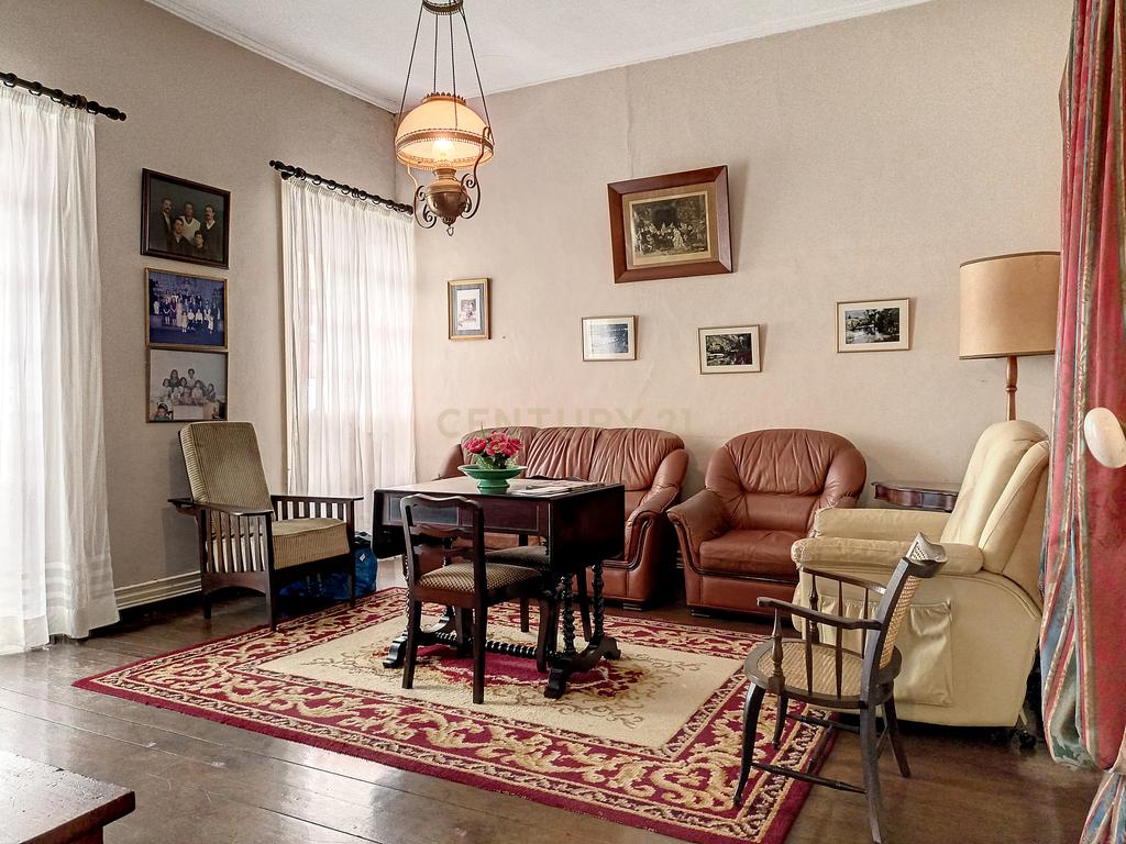 Moradia de estilo antigo com quintal no centro de Ponta Delgada - Image 8