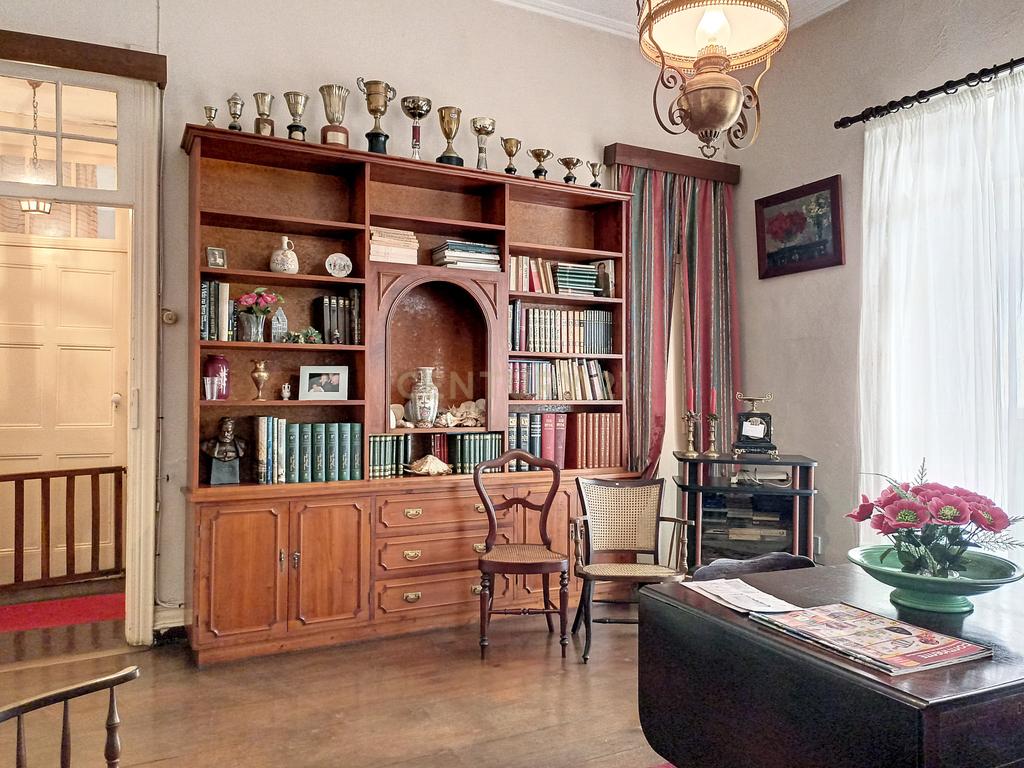 Moradia de estilo antigo com quintal no centro de Ponta Delgada - Image 25