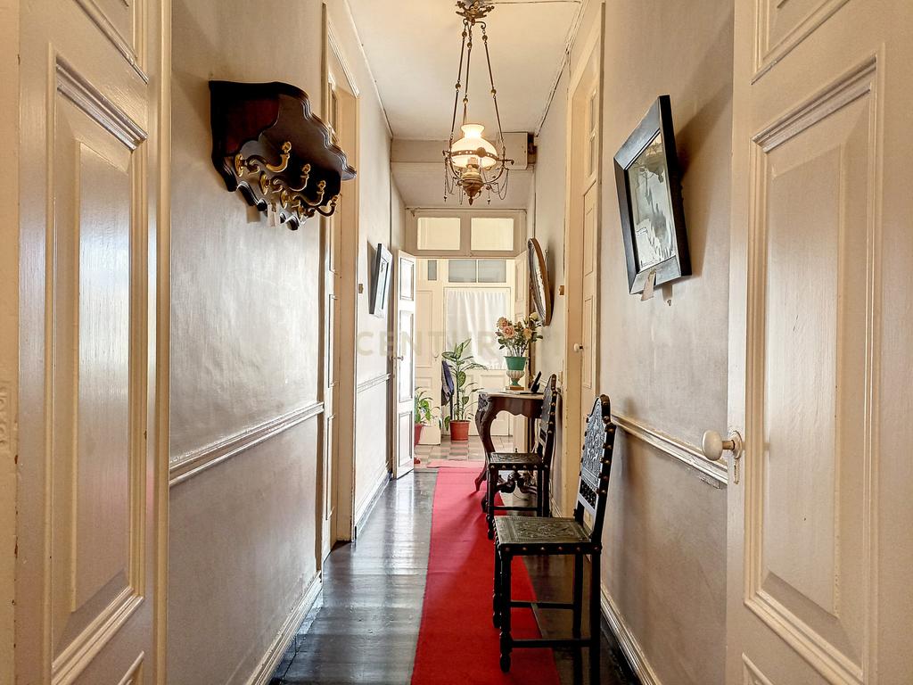 Moradia de estilo antigo com quintal no centro de Ponta Delgada - Image 10