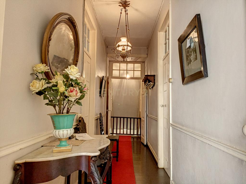 Moradia de estilo antigo com quintal no centro de Ponta Delgada - Image 12