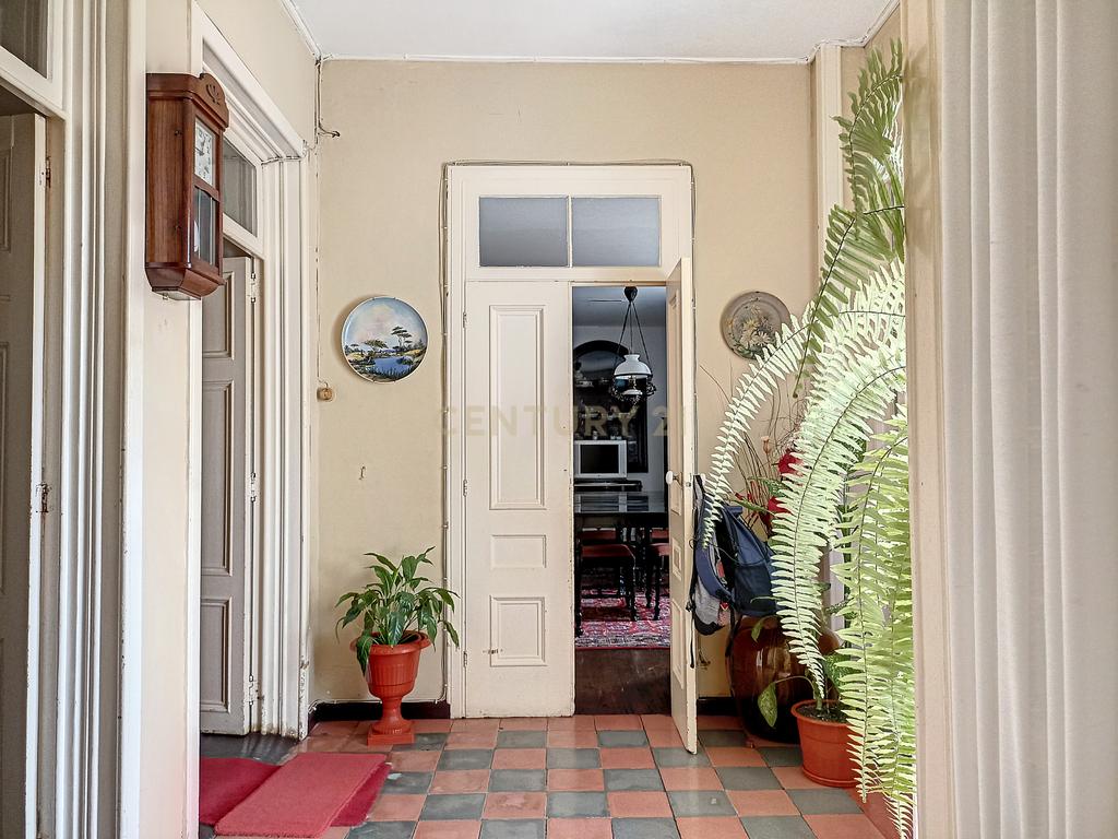 Moradia de estilo antigo com quintal no centro de Ponta Delgada - Image 15