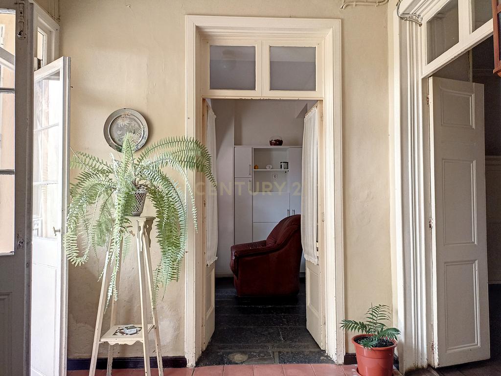 Moradia de estilo antigo com quintal no centro de Ponta Delgada - Image 16