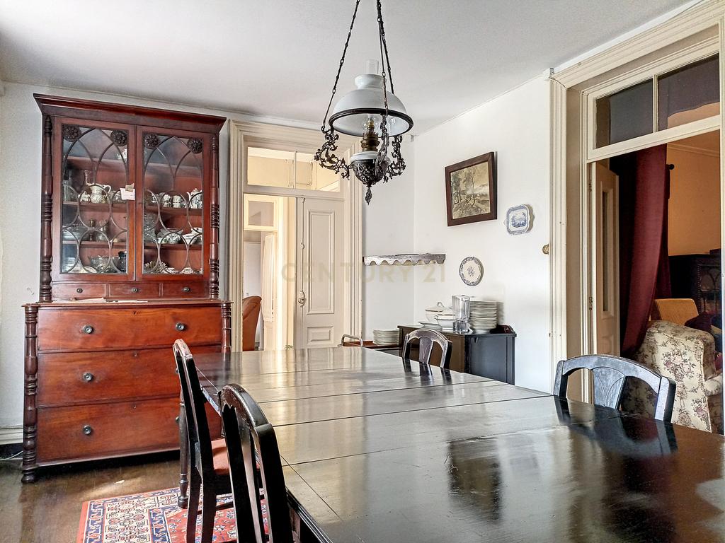 Moradia de estilo antigo com quintal no centro de Ponta Delgada - Image 31