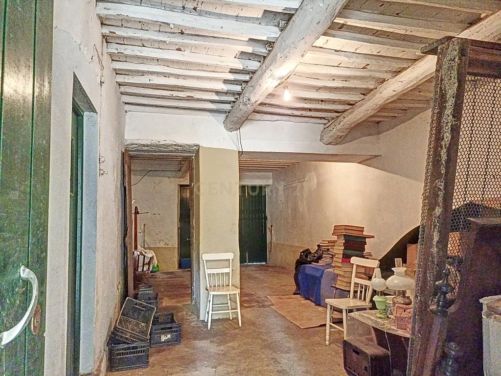 Moradia de estilo antigo com quintal no centro de Ponta Delgada - Image 26