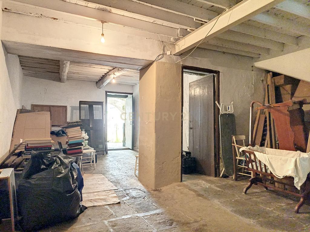 Moradia de estilo antigo com quintal no centro de Ponta Delgada - Image 30