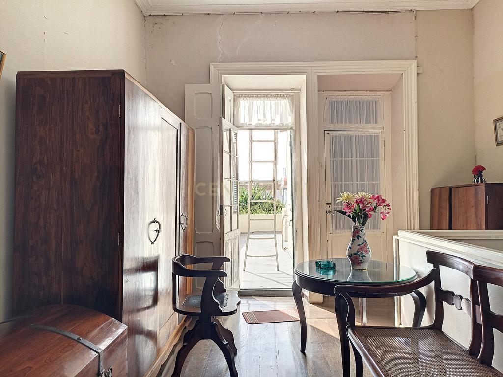 Moradia de estilo antigo com quintal no centro de Ponta Delgada - Image 32