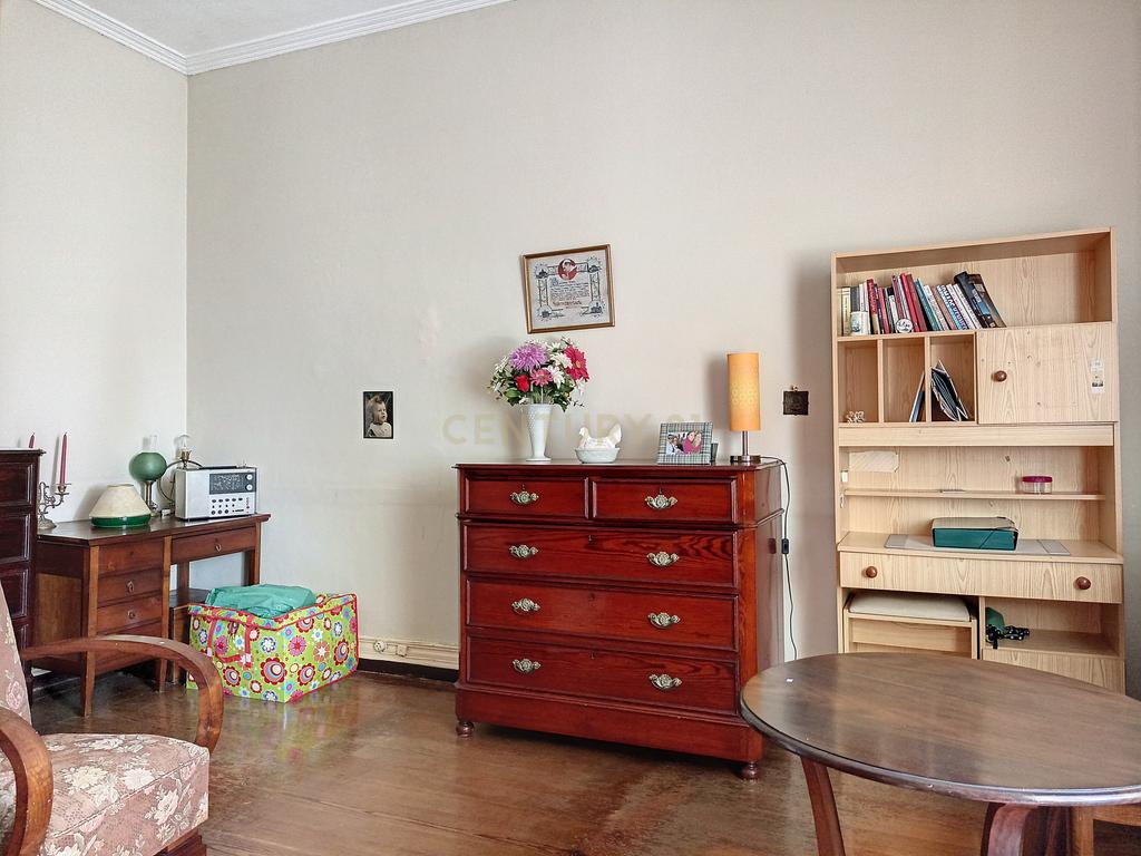 Moradia de estilo antigo com quintal no centro de Ponta Delgada - Image 36