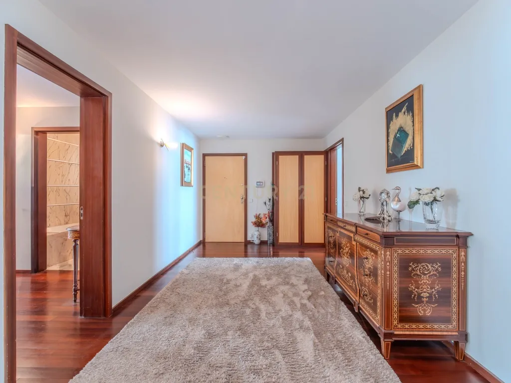 Apartamento T5 na zona do Aviz - Porto - Image 10