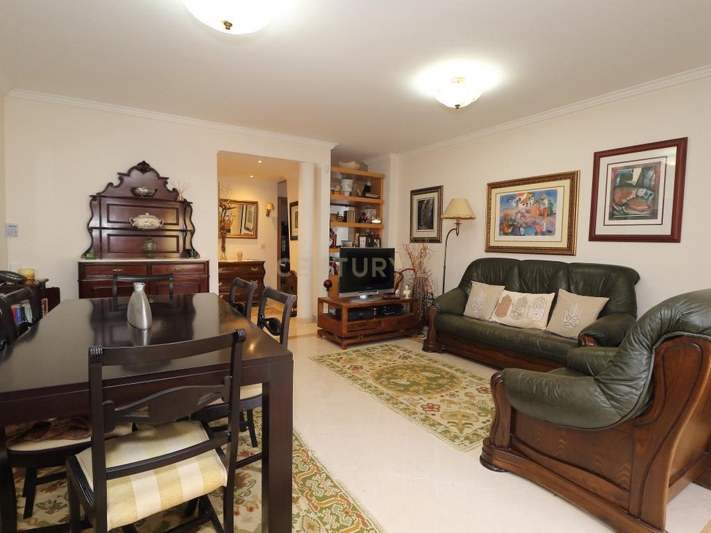 Apartamento T3 na Charneca da Caparica, com Vista e Conforto - Image 10
