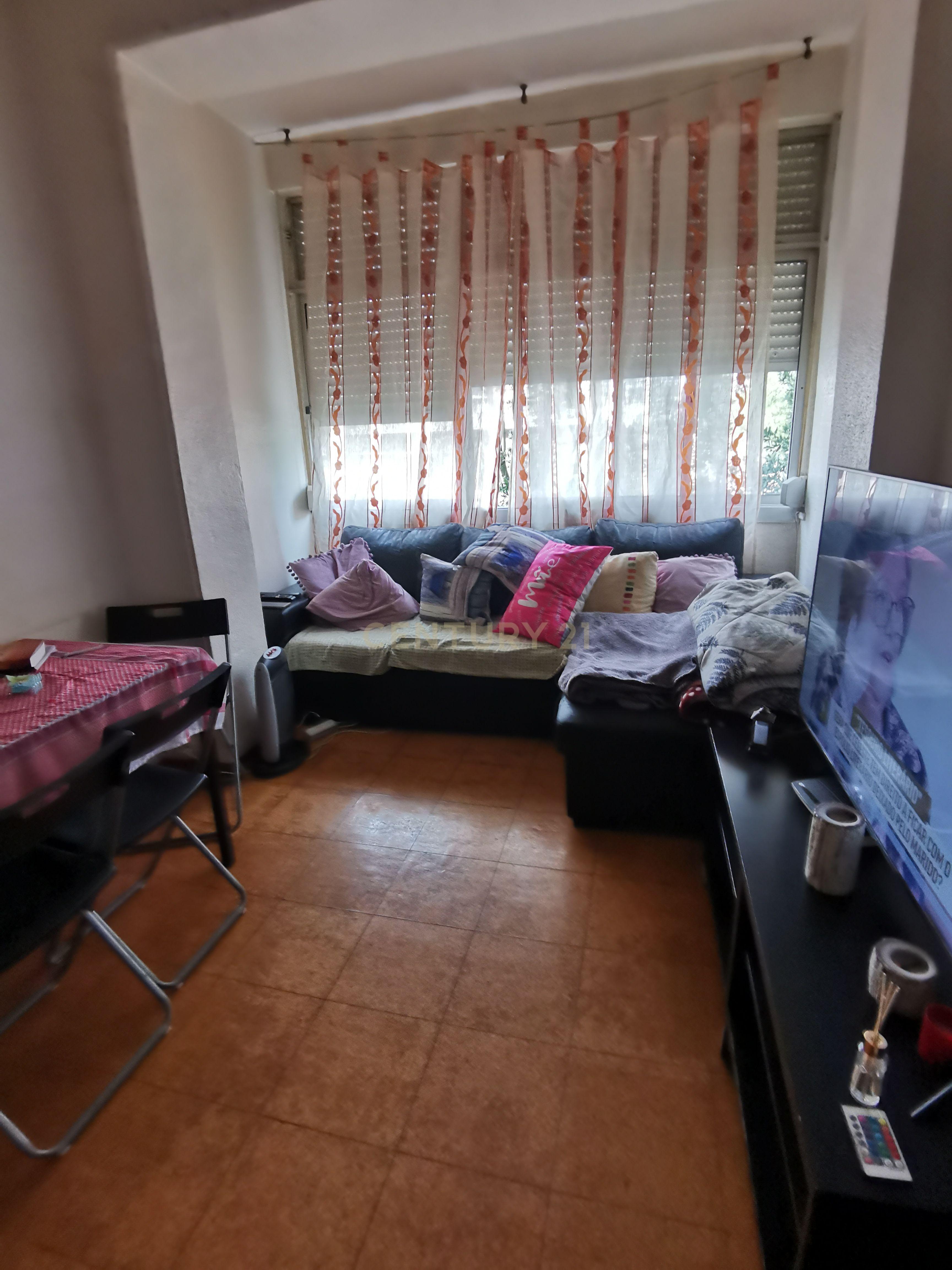 Apartamento T1 em Oeiras: Localização Privilegiada e Aconchegante - Image 6