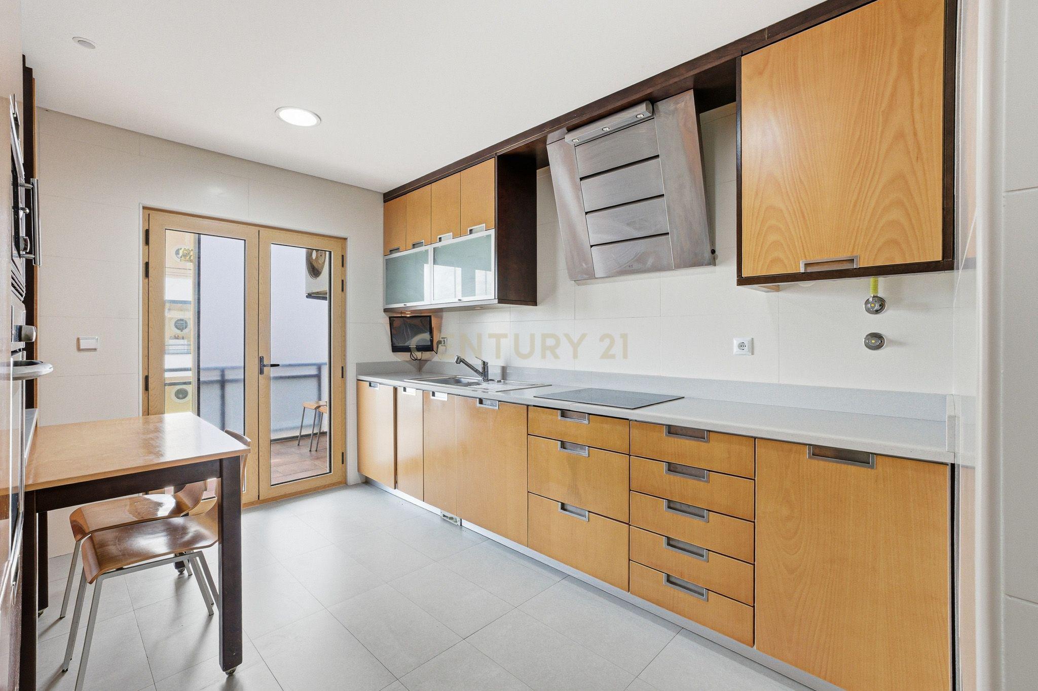 Fotografia 5 de Apartamento T3 com box de 30 m² | Vila Chã – Amadora