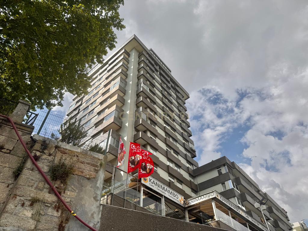 Apartamento T4 no centro de Santo Tirso - Image 1