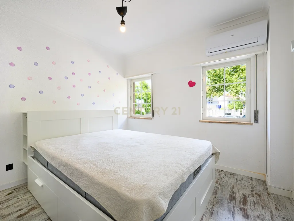 Apartamento T2 Remodelado | Charneca de Caparica - Image 10