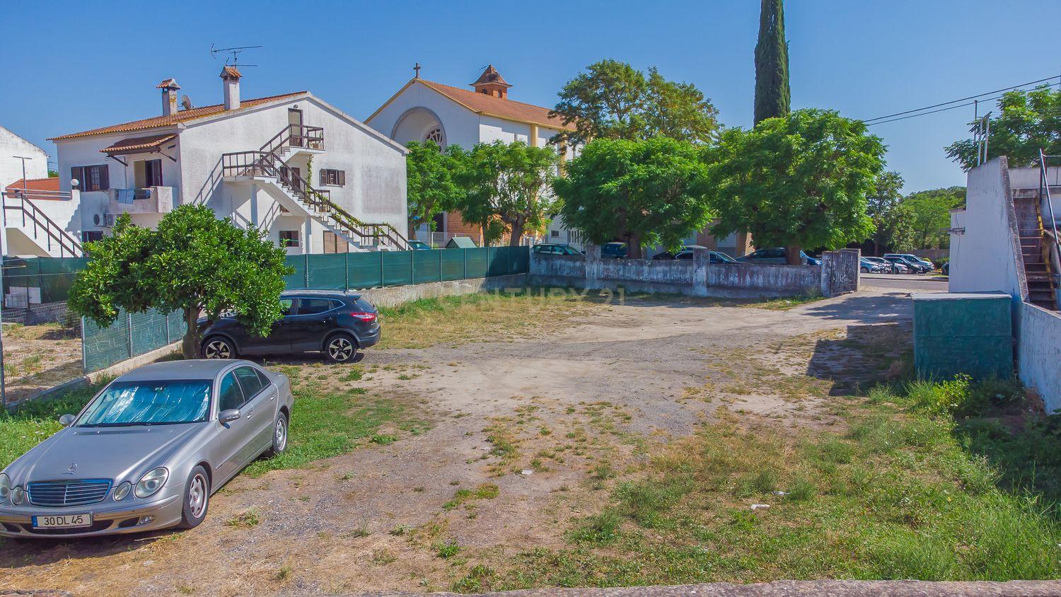 Fotografia 6 de Terrenos Urbanos em Águas de Moura – Excelente Oportunidade para Habitação ou Investimento