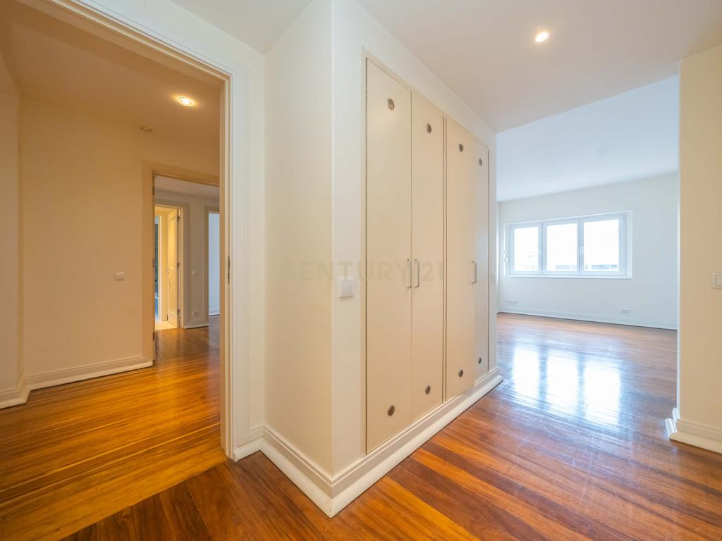  Apartamento T5  - Marquês Pombal - Lisboa - Image 16