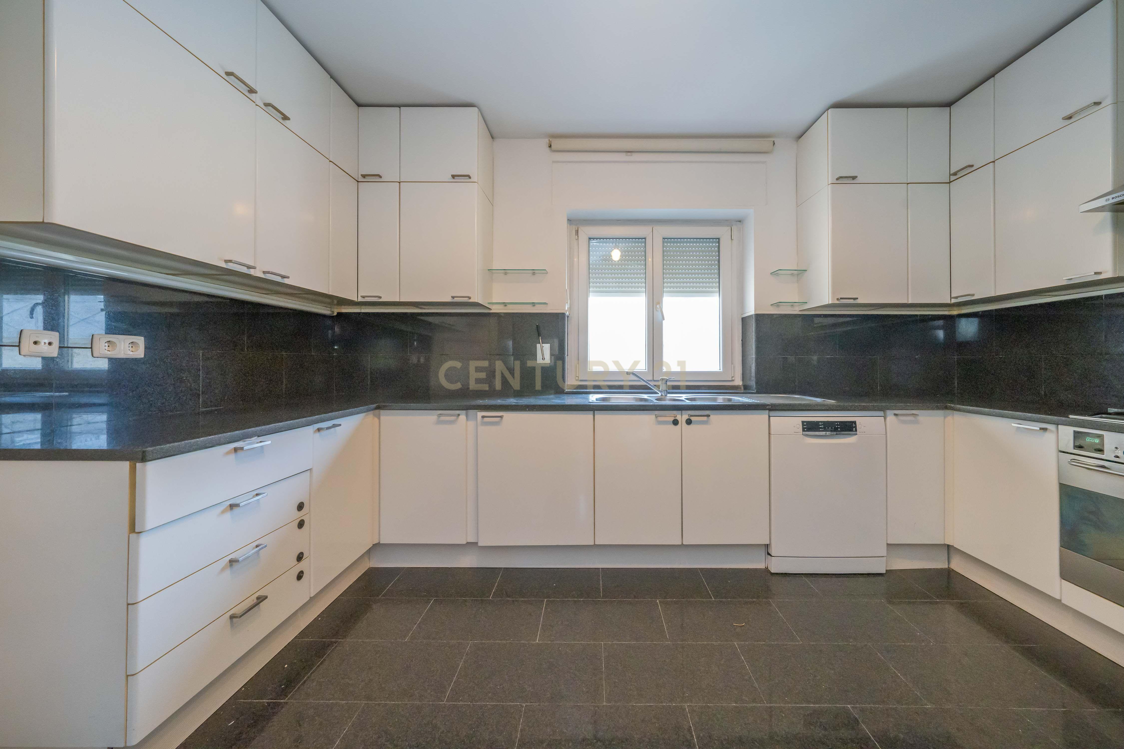 Apartamento T5 - Marquês Pombal - Lisboa - Image 6