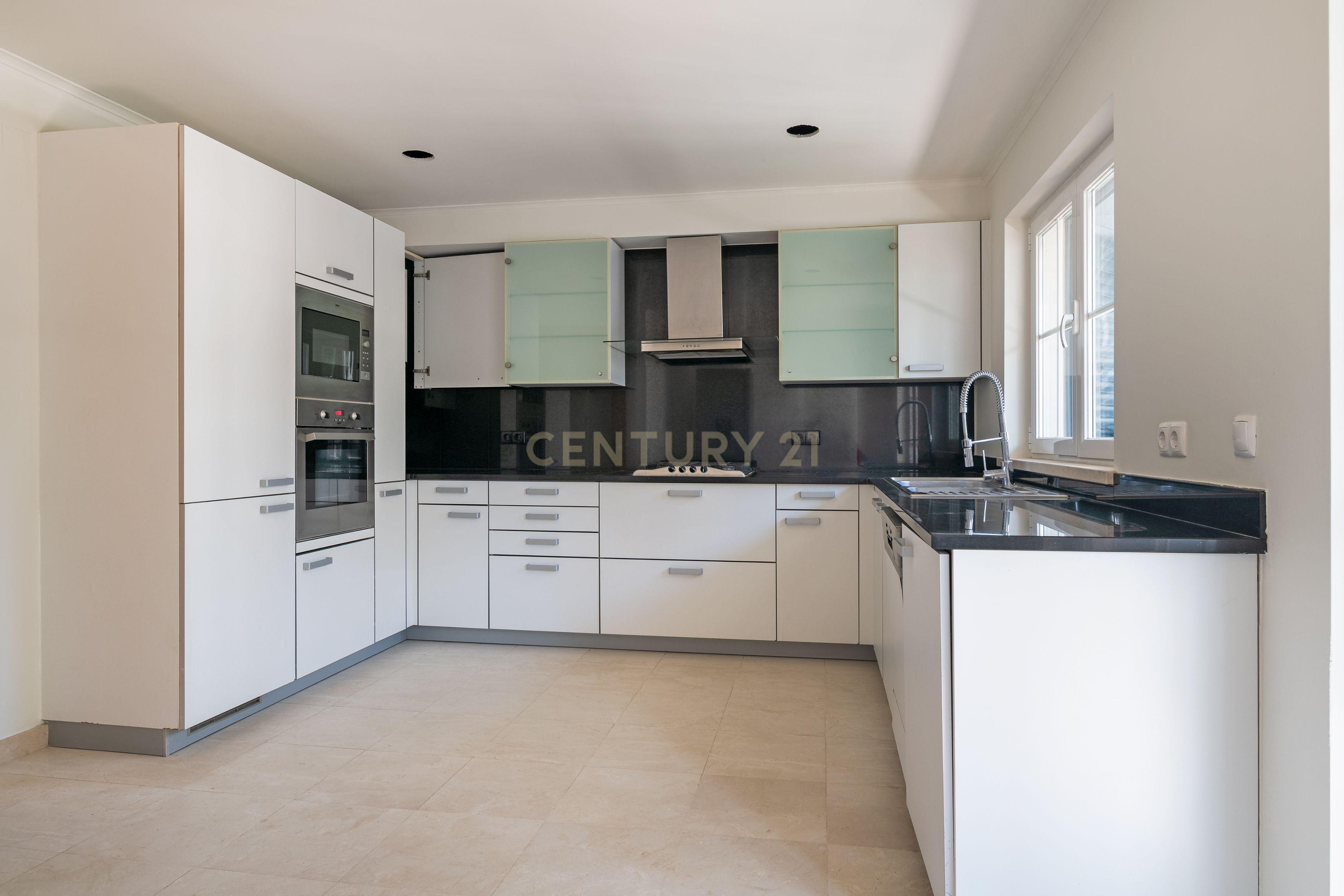 Moradia T3 com piscina em Cascais