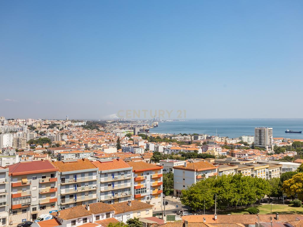 Apartamento T3 com Vista Deslumbrante sobre a Baía de Setúbal – Bairro dos Pescadores, Reboreda - Image 31