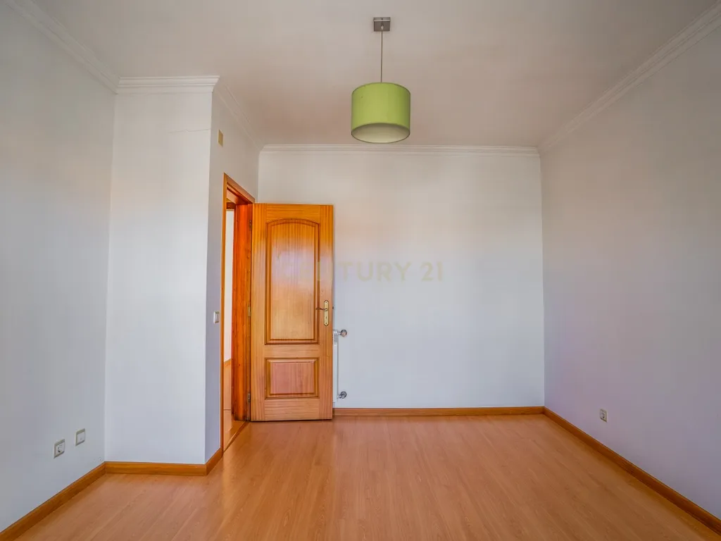 Moradia T4 na Urbanização Quinta do Pinheiro Manso – Caldas da Rainha - Image 18