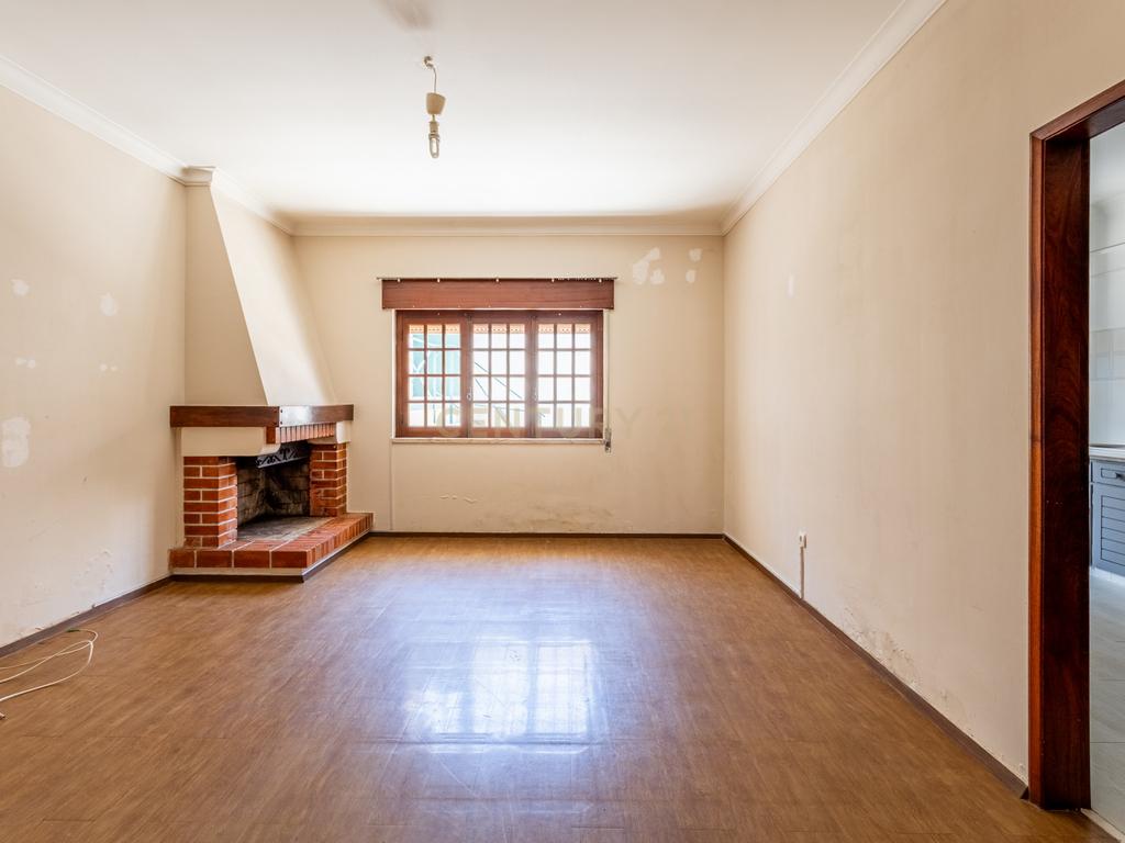 Espaçosa Moradia T3 em Azambuja, Lisboa - Image 8