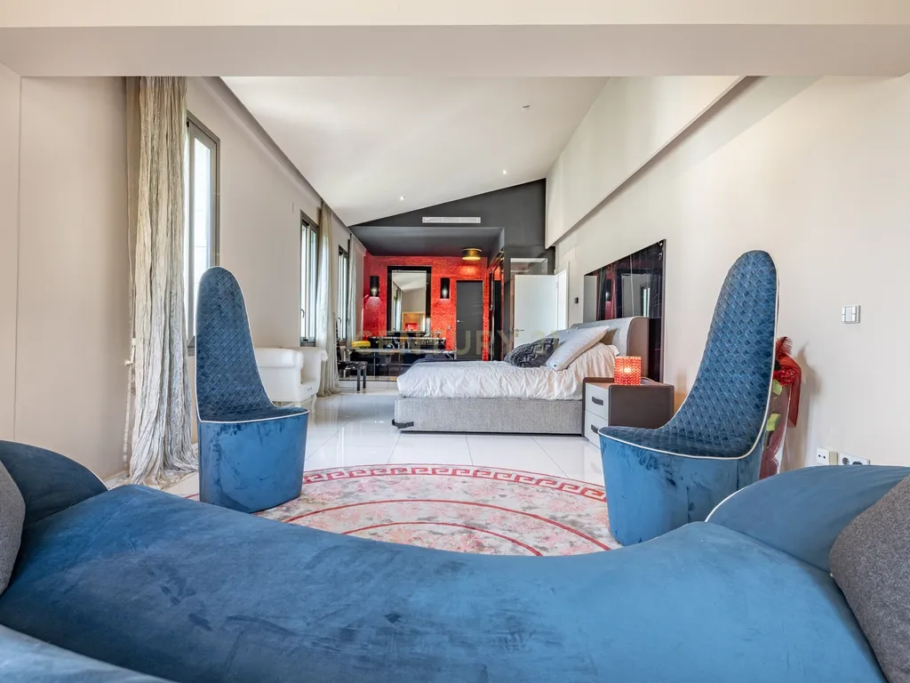 Villa de Design em Segunda Linha de Mar em Sitges com Mobiliário de Marcas de Luxo - Image 42