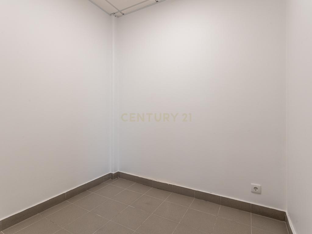 Armazém Industrial 300m² | Mezzanine, Logradouro e Acesso à A10 | Arruda dos Vinhos - Image 19