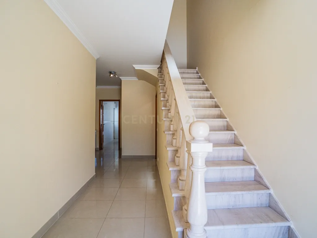 Moradia T4 na Urbanização Quinta do Pinheiro Manso – Caldas da Rainha - Image 14