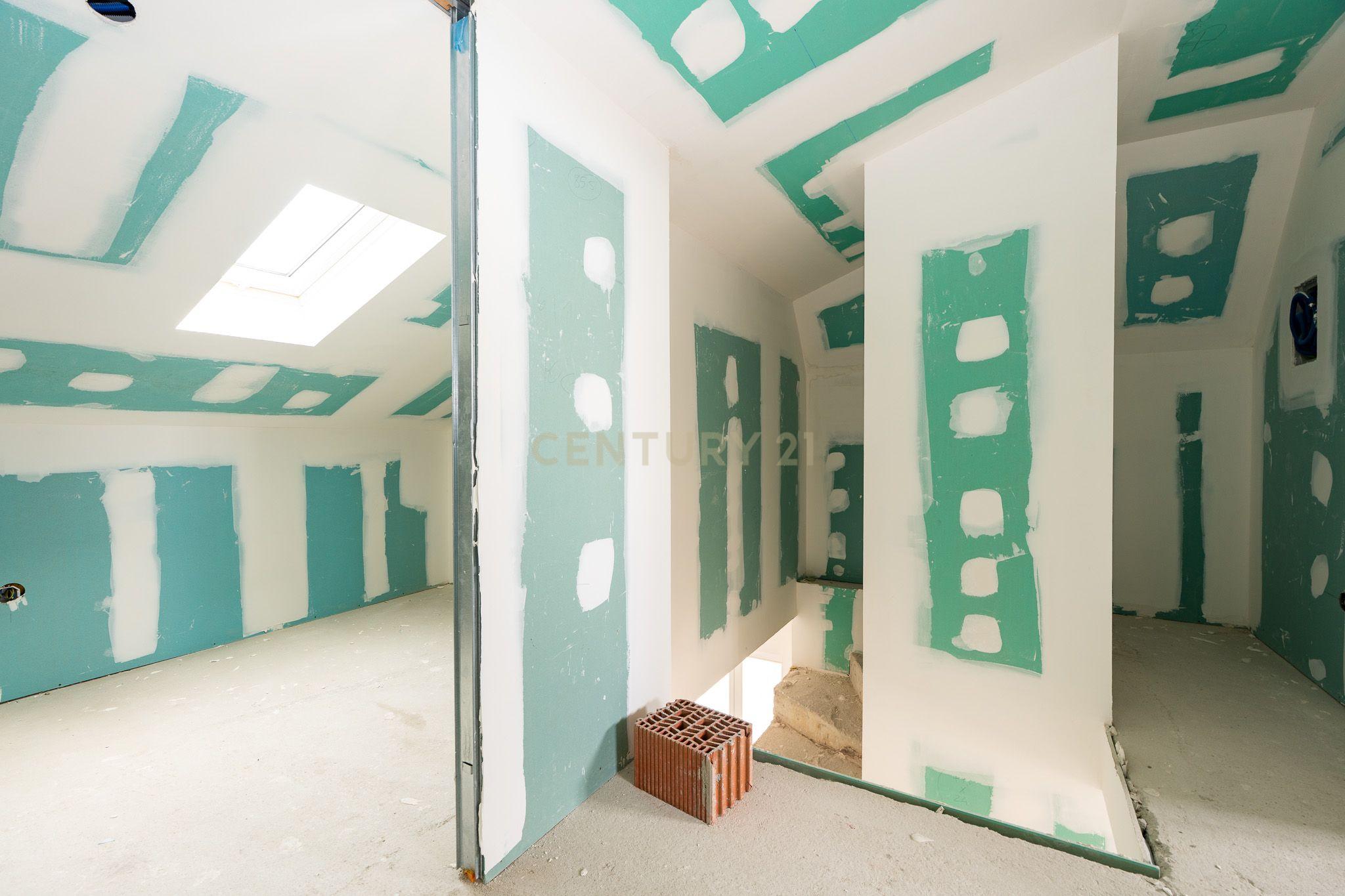 Moradia T4 em Alcântara com Dois Duplex Independentes - Ideal para Habitação e Investimento - Image 13