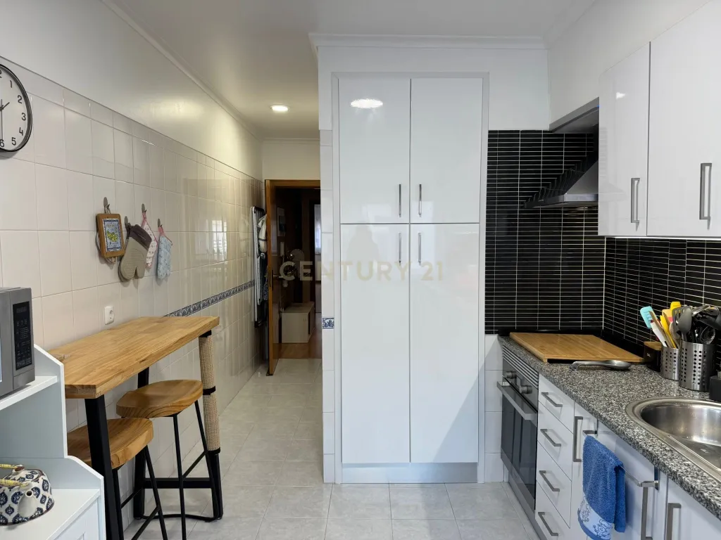 Apartamento T2 Rio de Mouro - Image 9