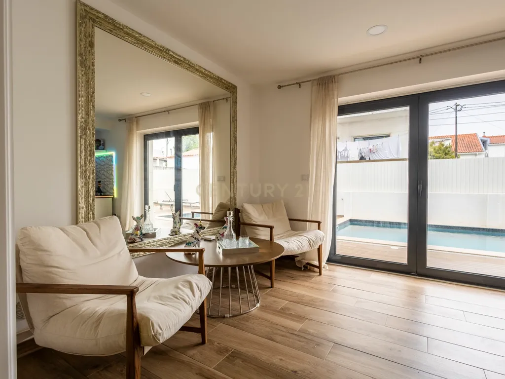 Moradia de Sonho na Charneca da Caparica – Elegância, Conforto e Localização Privilegiada - Image 8