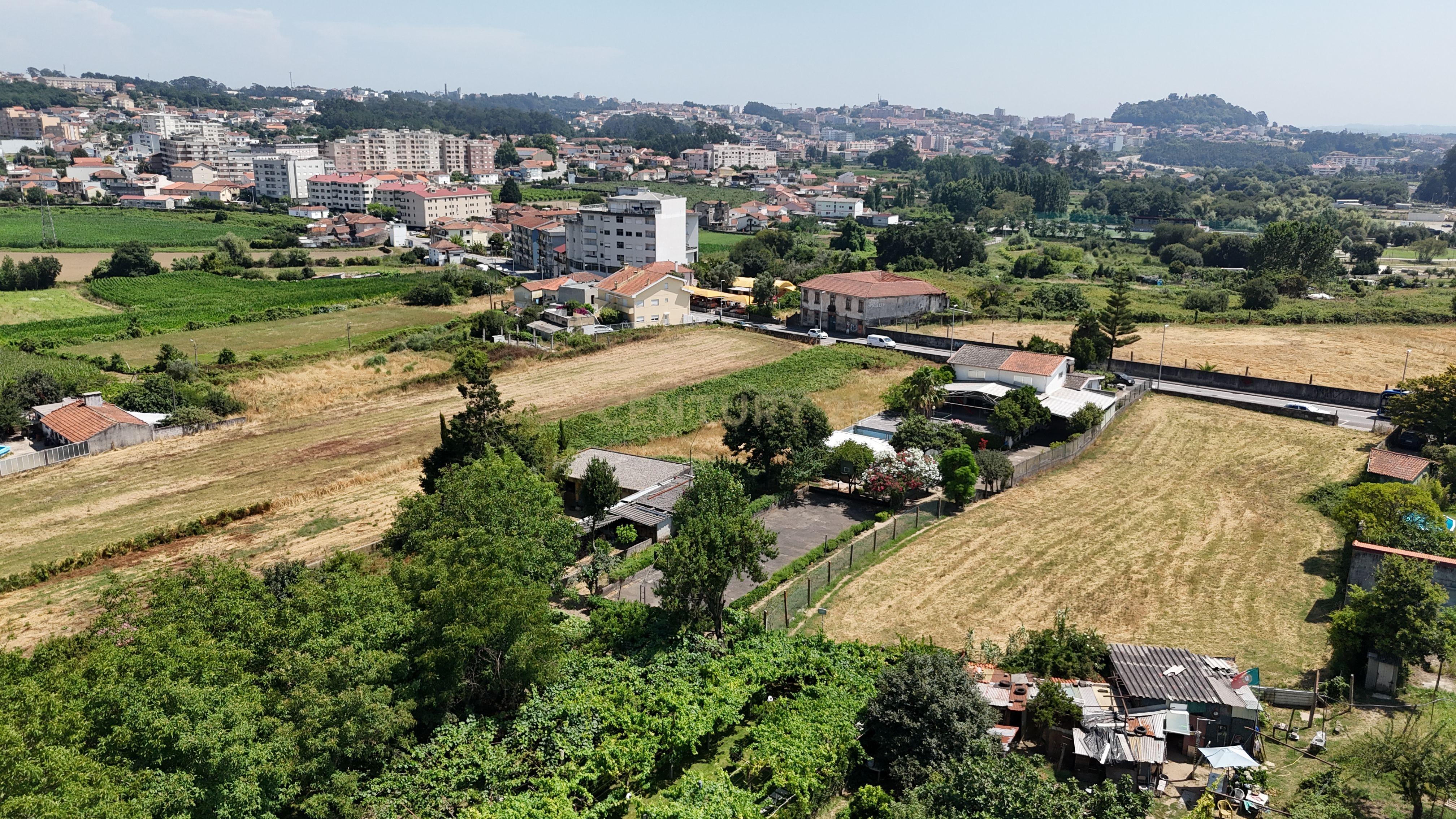 Fotografia 9 de TERRENO PARA CONSTRUÇÃO EM FÂNZERES | METRO | 1714M2