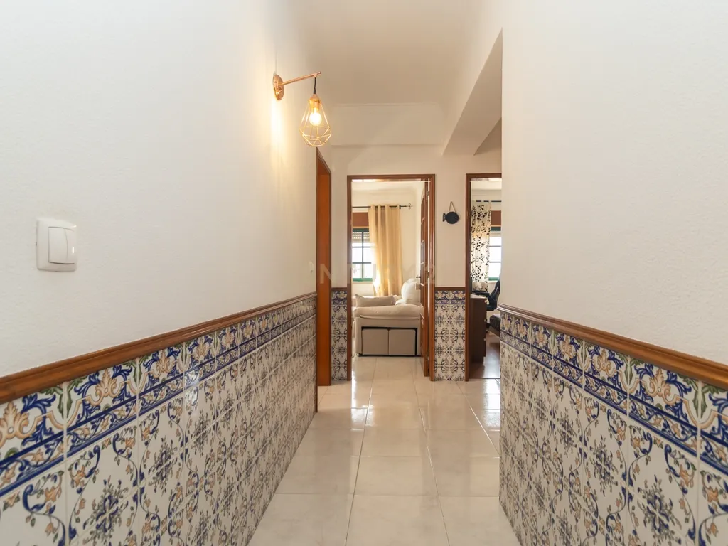 Apartamento T2 com Parqueamento, Elevador, Pronto a Habitar – Uma Oportunidade a Não Perder - Image 11