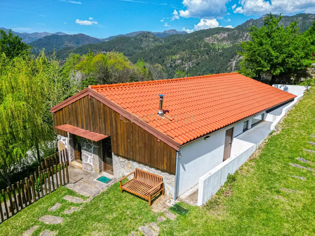 Um Refúgio no Gerês com 2 casas junto ao Rio - Image 21