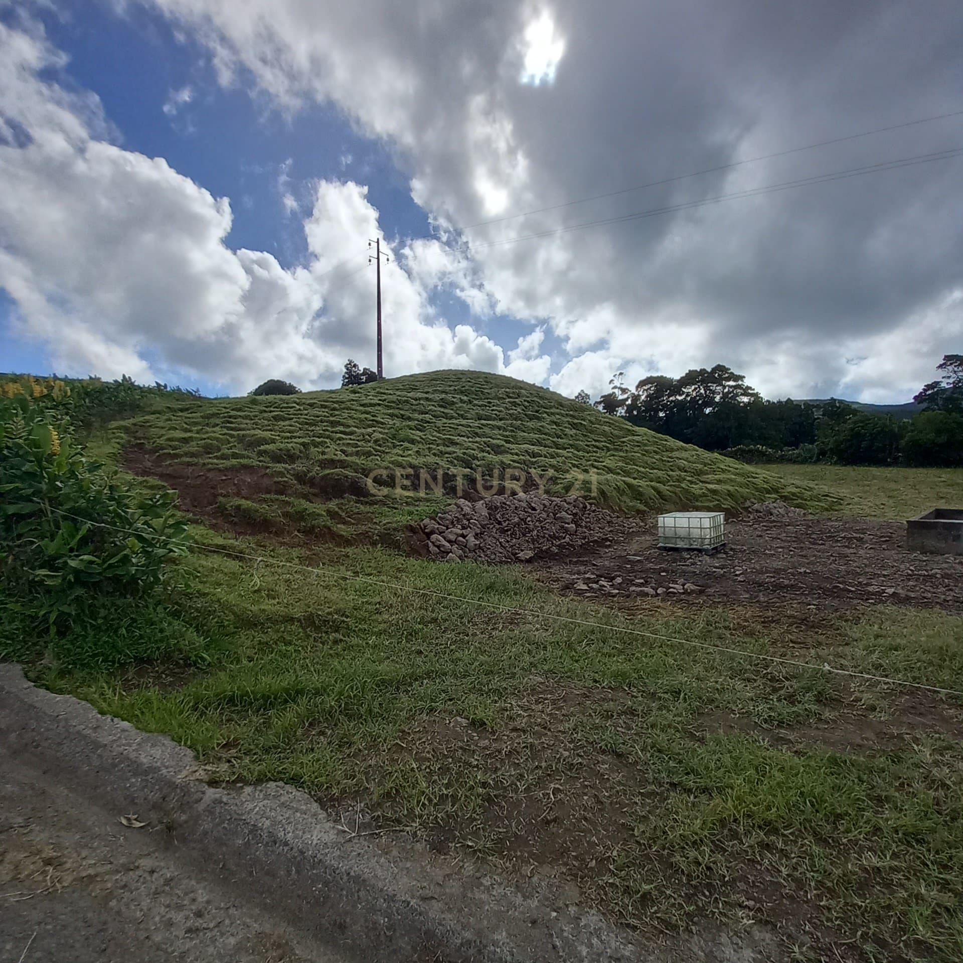 Fotografia 3 de Terreno Agrícola em Santo António, Ponta Delgada