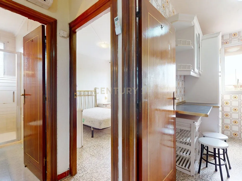 Apartamento T2 com Terraço em Madrid - Oportunidade de Recuperação - Image 14