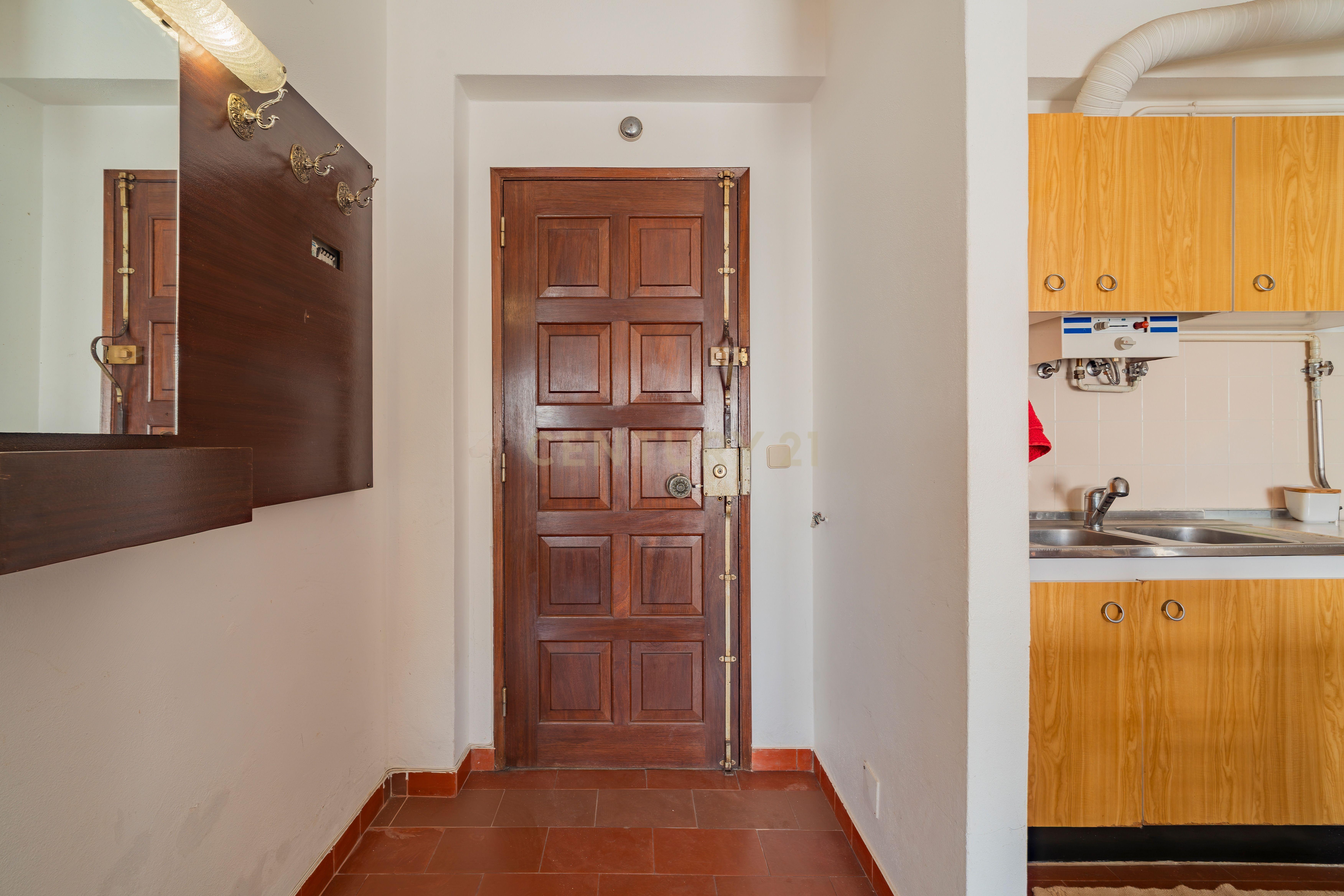 Fotografia 9 de Apartamento T2 à Venda | Nazaré | Vista Lateral para o Mar