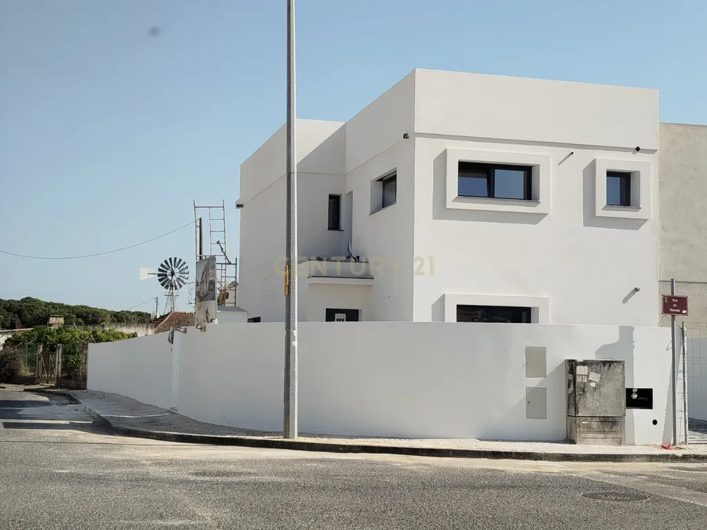 Moradia Geminada Nova Casais da Lagoa - Azambuja - Image 1