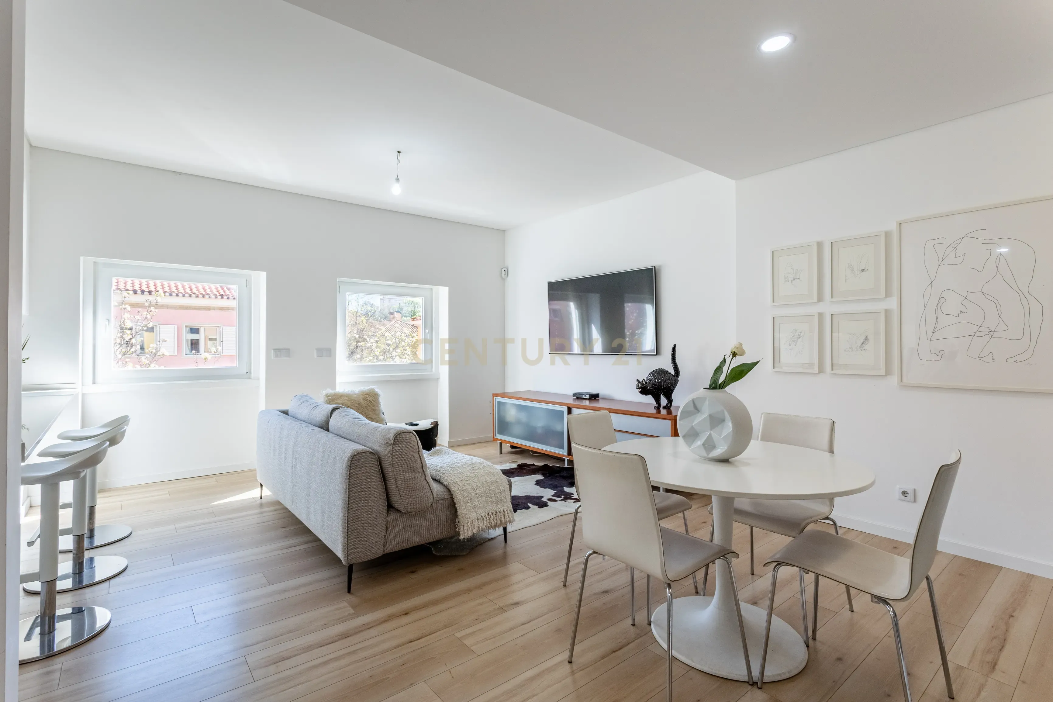 Fotografia 5 de Apartamento T2 transformado em T3 com charme único em Alvalade